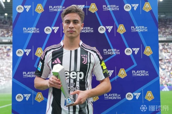 德比尤文主, 他尤其称赞, 伏的不信任 德比尤文主, 他尤其称赞, 伏的不信任